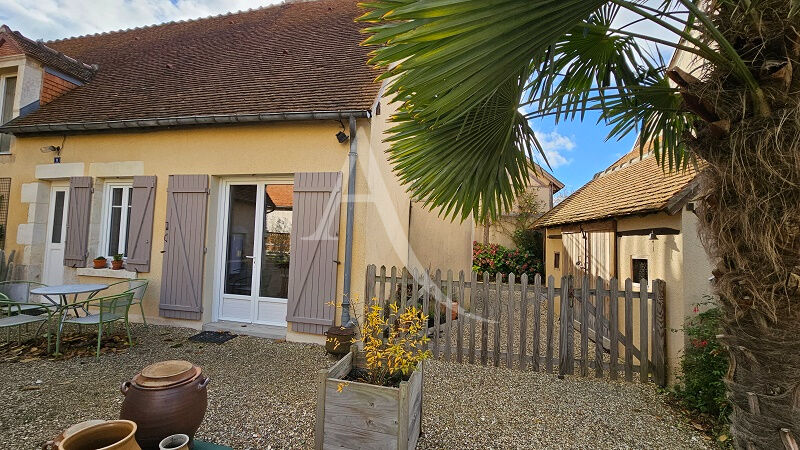 Photo Longère rénovée en vente , chambre de plain pied, jardin image 3/6