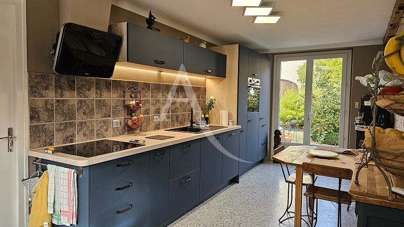 Photo Longère rénovée en vente , chambre de plain pied, jardin image 4/6