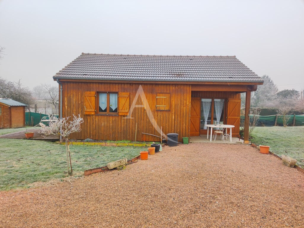 A VENDRE -ST PIERRE LE  MOUTIER  Maison style chalet