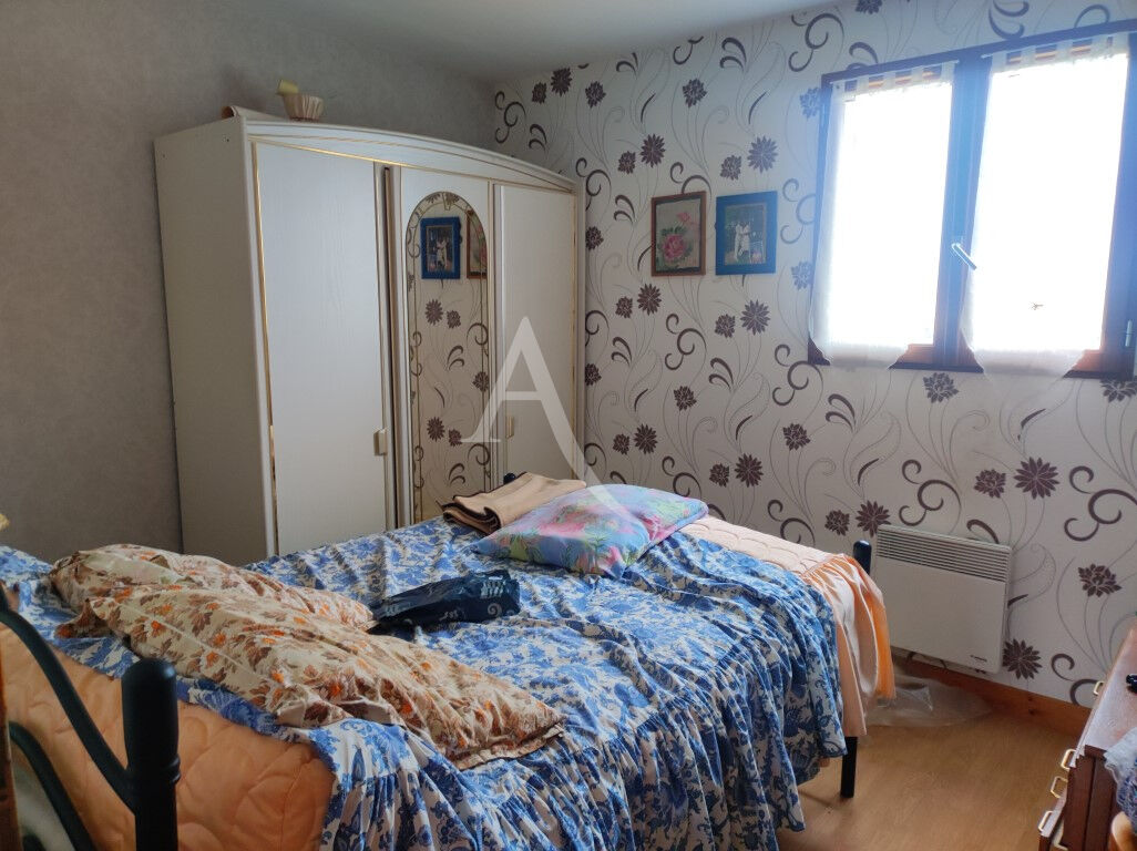 Photo A VENDRE -ST PIERRE LE  MOUTIER  Maison style chalet image 4/6