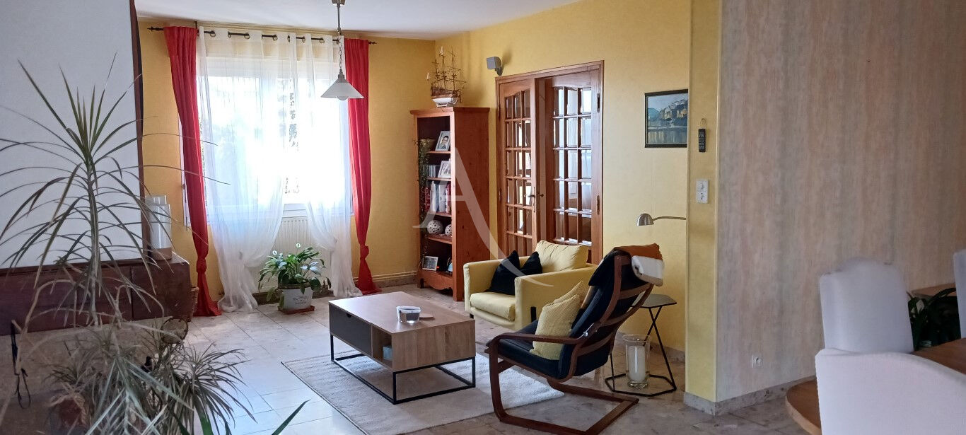 Photo EN VENTE  LA GUERCHE SUR L'AUBOIS - MAISON DE PLAIN-PIED 4 CHAMBRES image 6/6