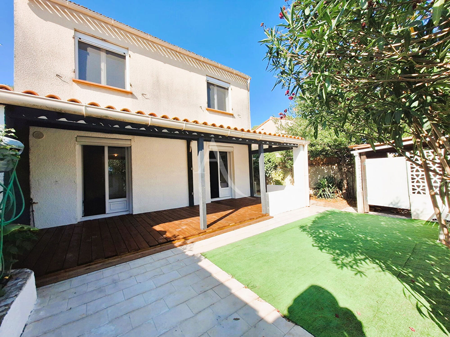 Agence immobilière de L'Adresse  - AGENCE LA CORNICHE - L'ADRESSE - AGENCE LE DAUPHIN
