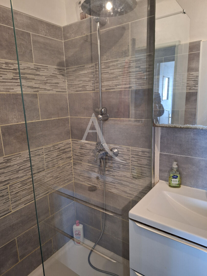 Photo Appartement Sete 5 pièce(s) 76 m2 image 4/4