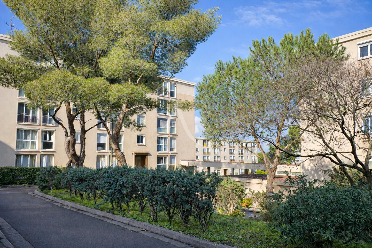 Agence immobilière de L'Adresse  - AGENCE LA CORNICHE - L'ADRESSE - AGENCE LE DAUPHIN