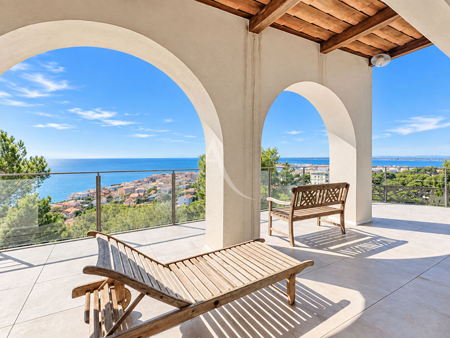 Agence immobilière de L'Adresse  - AGENCE LA CORNICHE - L'ADRESSE - AGENCE LE DAUPHIN