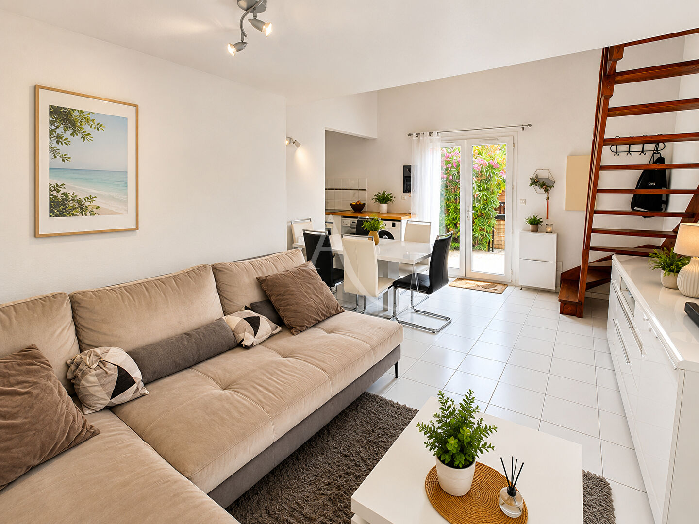 Agence immobilière de L'Adresse  - AGENCE LA CORNICHE - L'ADRESSE - AGENCE LE DAUPHIN