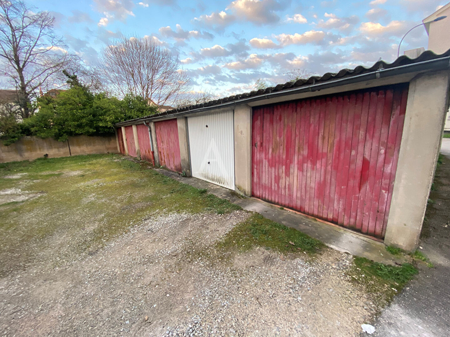 Agence immobilière de L'Adresse GUY ET BERNARD IMMOBILIER - GUY ET BERNARD IMMOBILIER