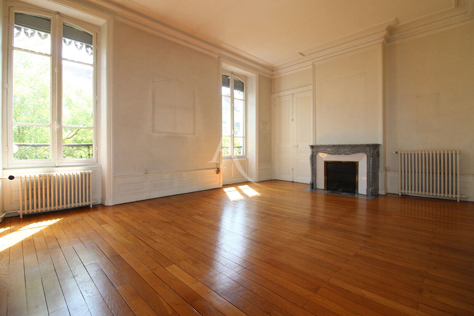 Agence immobilière de L'Adresse GUY ET BERNARD IMMOBILIER - GUY ET BERNARD IMMOBILIER