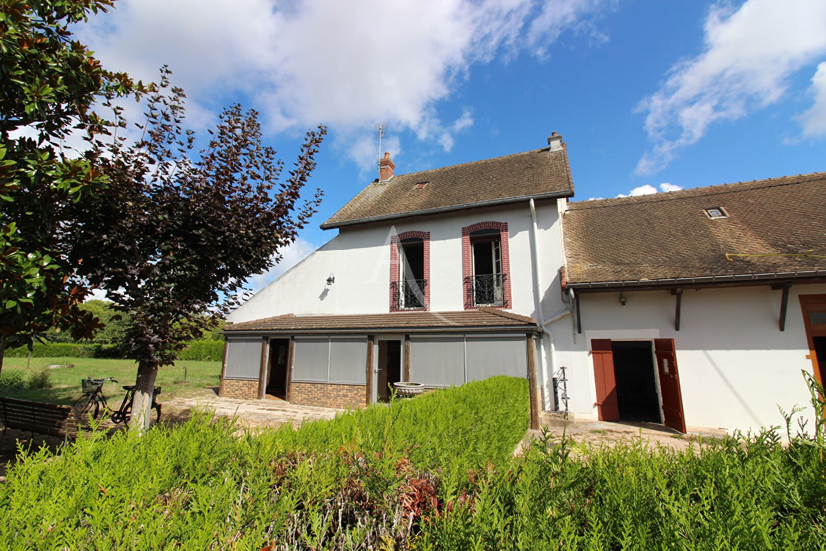 Maison 6 pièces - 127 m² habitables - Terrain de 1600 m² divisible et constructible - Oslon