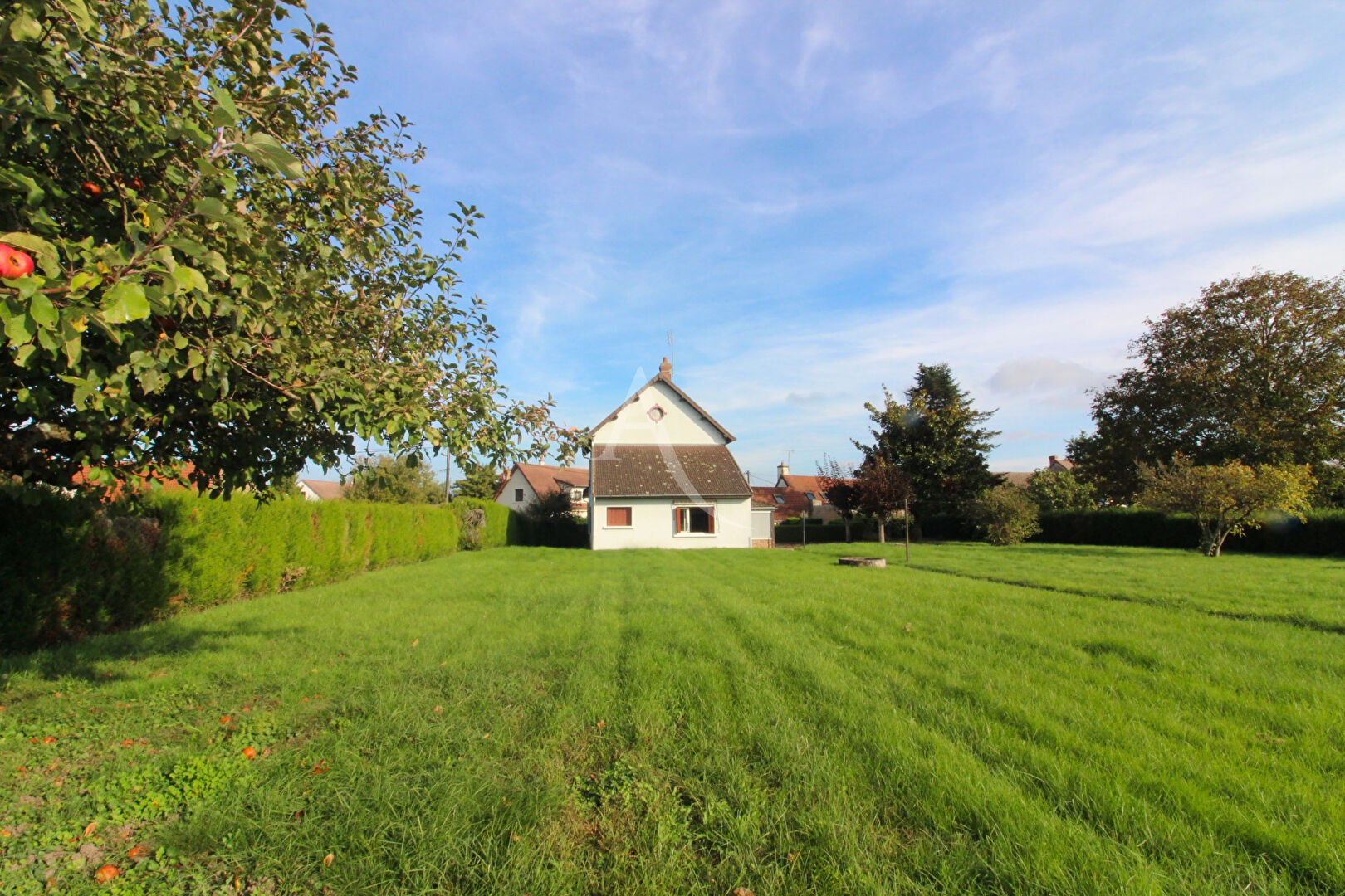 Photo Maison 6 pièces - 127 m² habitables - Terrain de 1600 m² divisible et constructible - Oslon image 3/6