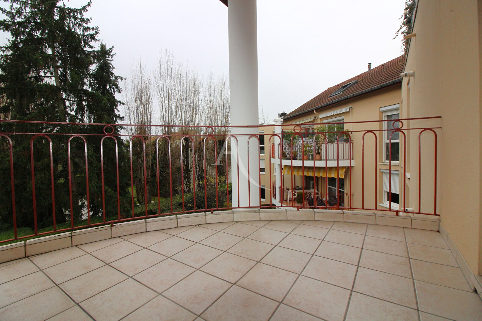 Agence immobilière de L'Adresse GUY ET BERNARD IMMOBILIER - GUY ET BERNARD IMMOBILIER