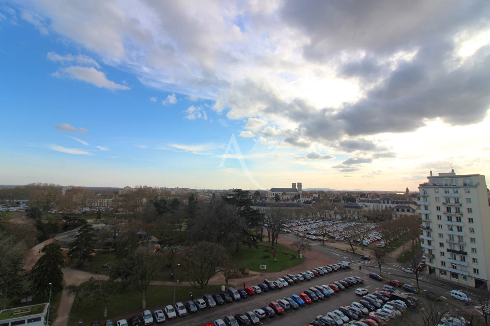 Agence immobilière de L'Adresse GUY ET BERNARD IMMOBILIER - GUY ET BERNARD IMMOBILIER