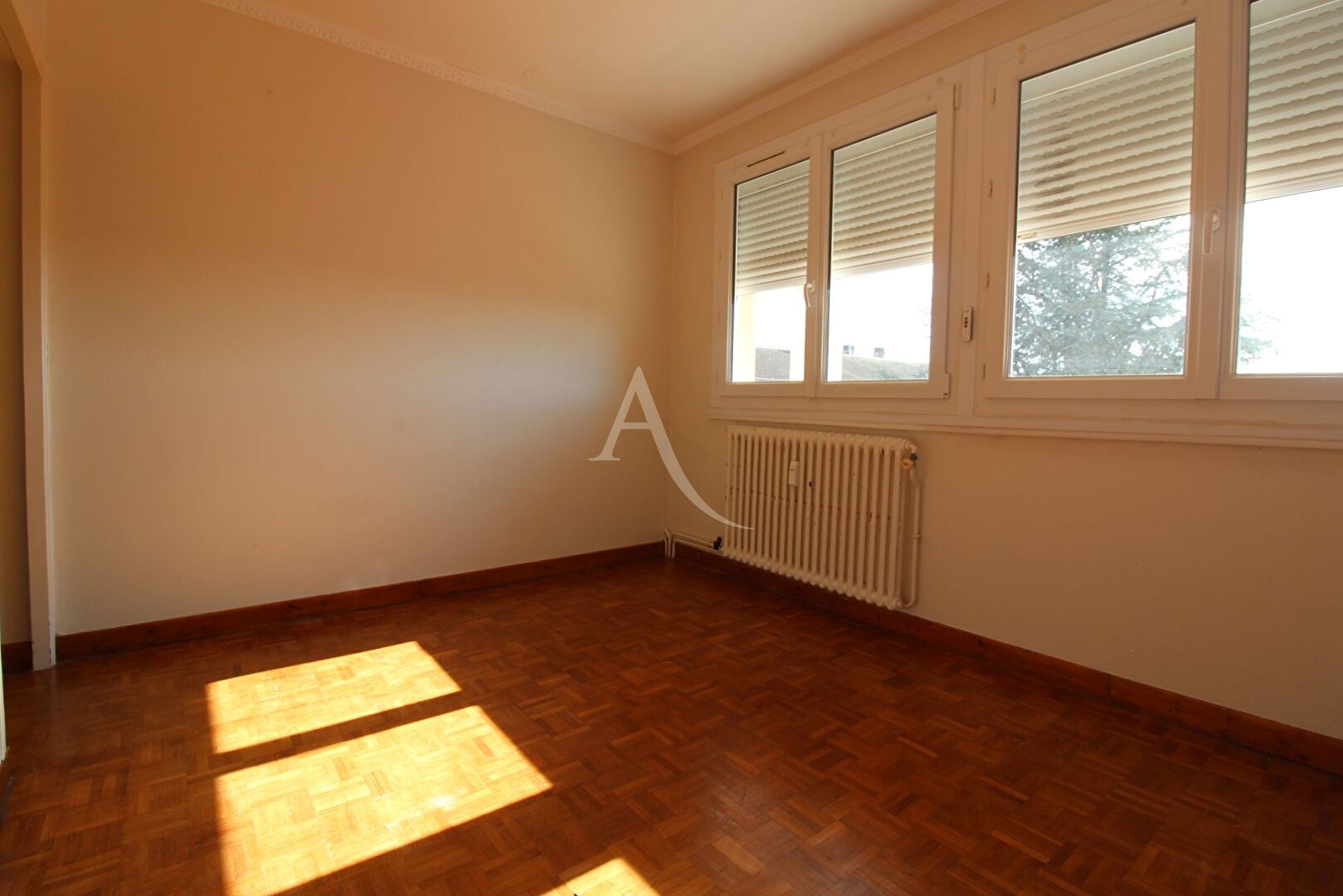 Agence immobilière de L'Adresse GUY ET BERNARD IMMOBILIER - GUY ET BERNARD IMMOBILIER