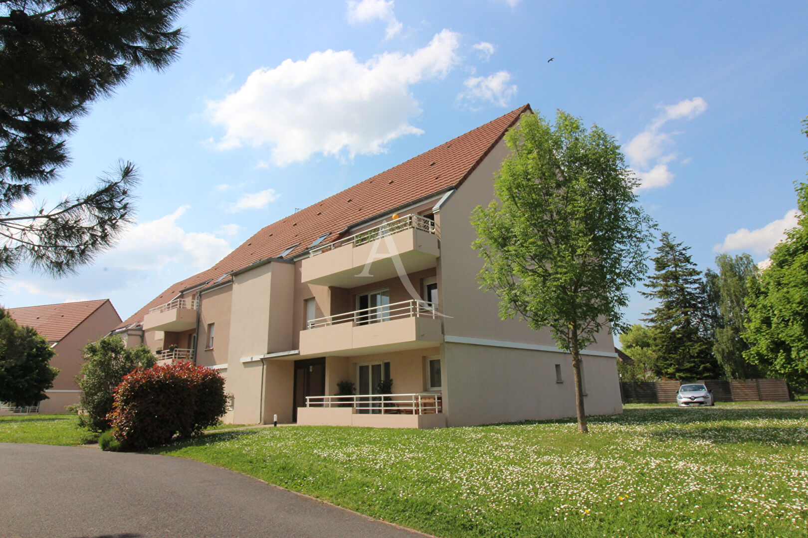 Agence immobilière de L'Adresse GUY ET BERNARD IMMOBILIER - GUY ET BERNARD IMMOBILIER