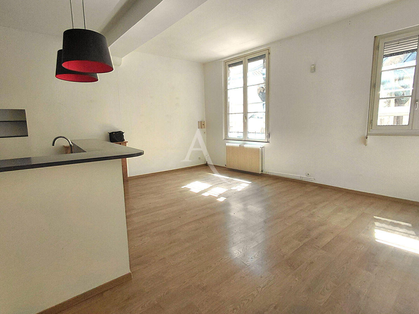 Agence immobilière de L'Adresse GUY ET BERNARD IMMOBILIER - GUY ET BERNARD IMMOBILIER