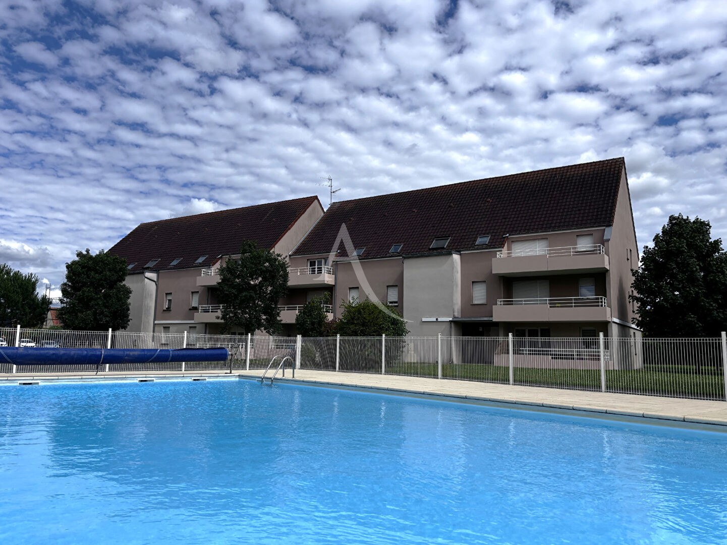 Agence immobilière de L'Adresse GUY ET BERNARD IMMOBILIER - GUY ET BERNARD IMMOBILIER