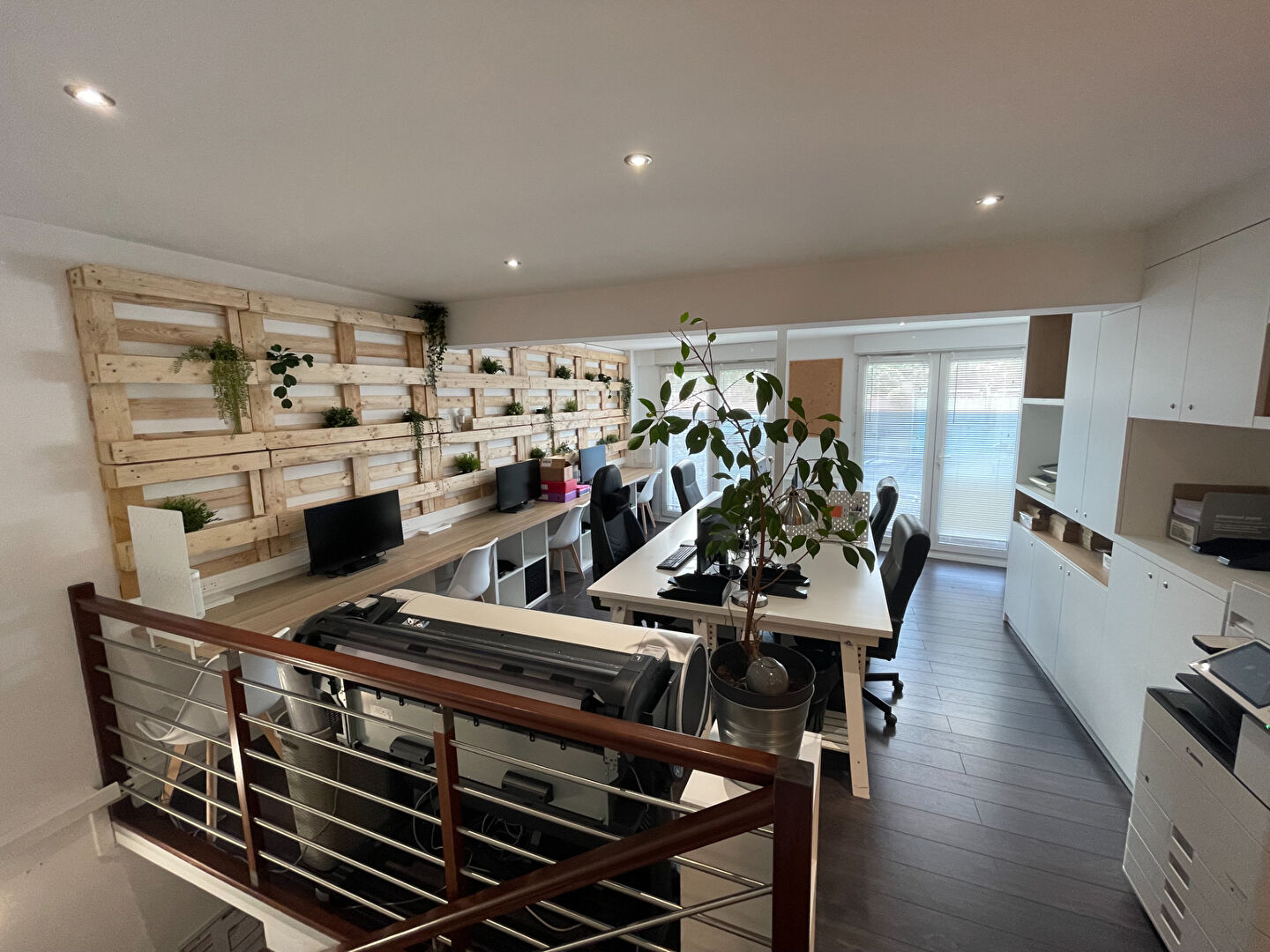 Local commercial La Ville Du Bois 90 m2 avec sous-sol