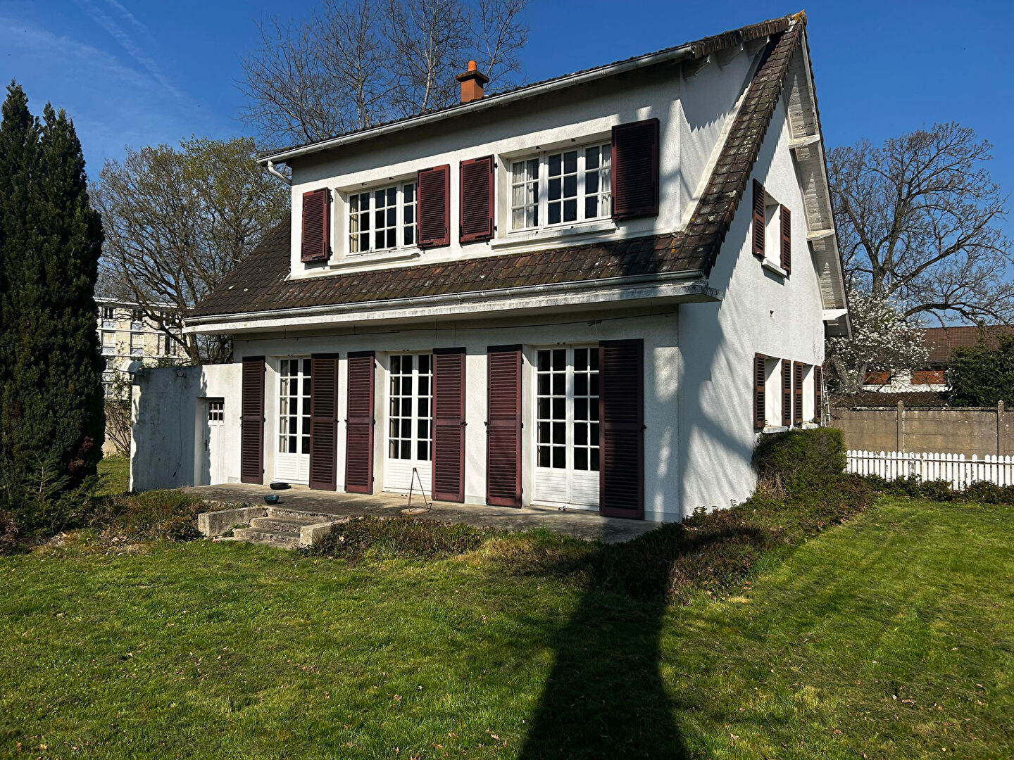 Agence immobilière de L'Adresse S.A.S.  AGENCE IMMOBILIERE LORI - S.A.S.  AGENCE IMMOBILIERE LORI