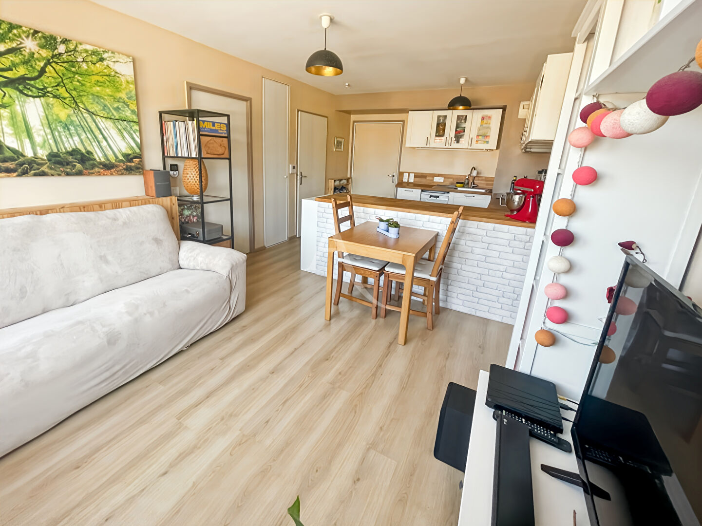 Agence immobilière de L'Adresse S.A.S.  AGENCE IMMOBILIERE LORI - S.A.S.  AGENCE IMMOBILIERE LORI