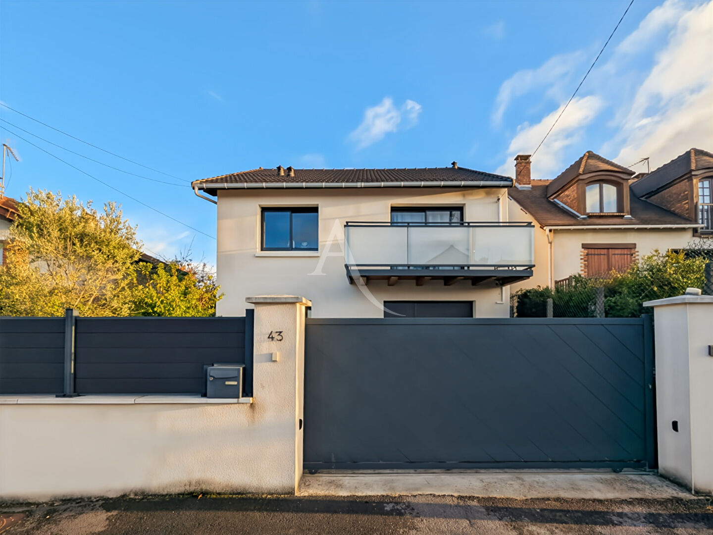 Agence immobilière de L'Adresse S.A.S.  AGENCE IMMOBILIERE LORI - S.A.S.  AGENCE IMMOBILIERE LORI