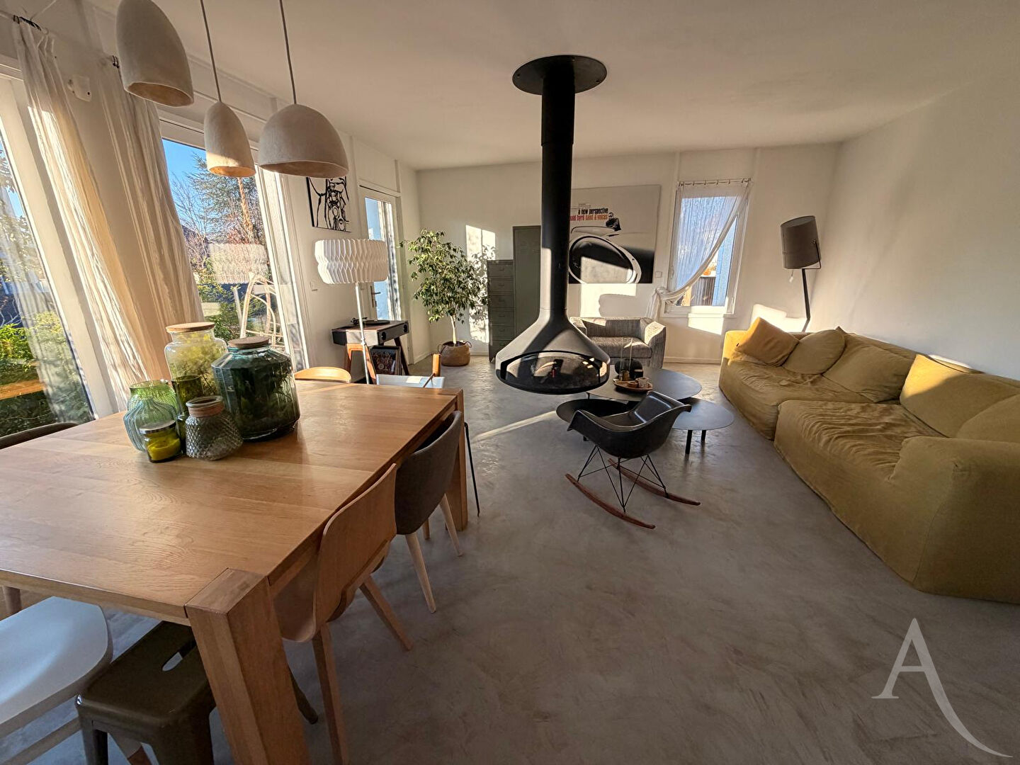 Agence immobilière de L'Adresse S.A.S.  AGENCE IMMOBILIERE LORI - S.A.S.  AGENCE IMMOBILIERE LORI