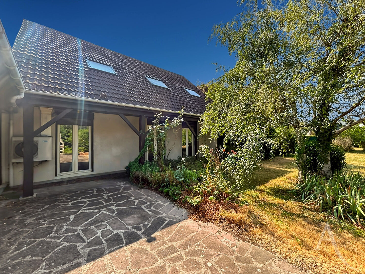 Agence immobilière de L'Adresse S.A.S.  AGENCE IMMOBILIERE LORI - S.A.S.  AGENCE IMMOBILIERE LORI