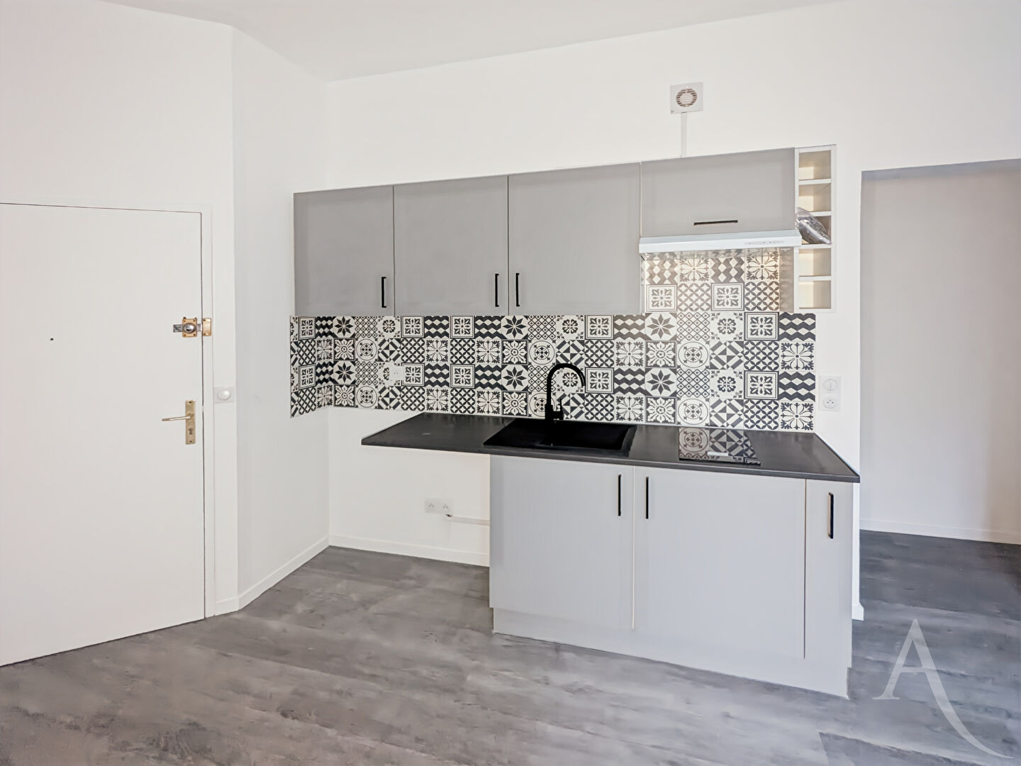 Agence immobilière de L'Adresse S.A.S.  AGENCE IMMOBILIERE LORI - S.A.S.  AGENCE IMMOBILIERE LORI