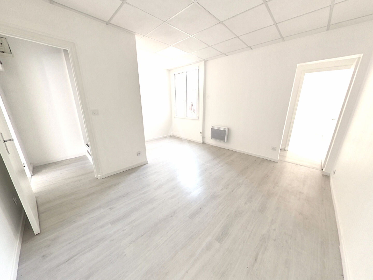 Photo Local commercial Vaires-sur-Marne 45,88 m² image 2/4