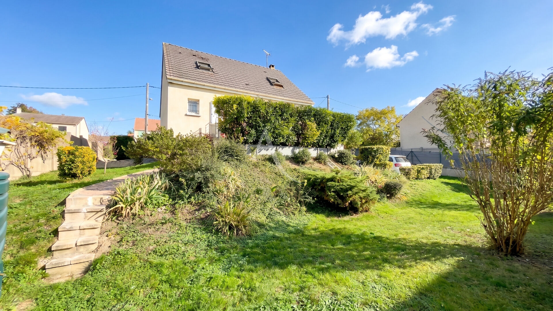 MONTGERON Maison