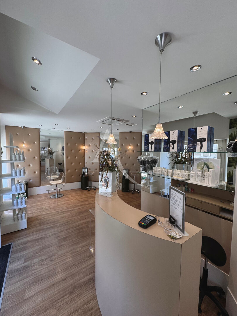 Fonds de commerce Nantes Salon de coiffure 77 m2 Emplacement stratégique