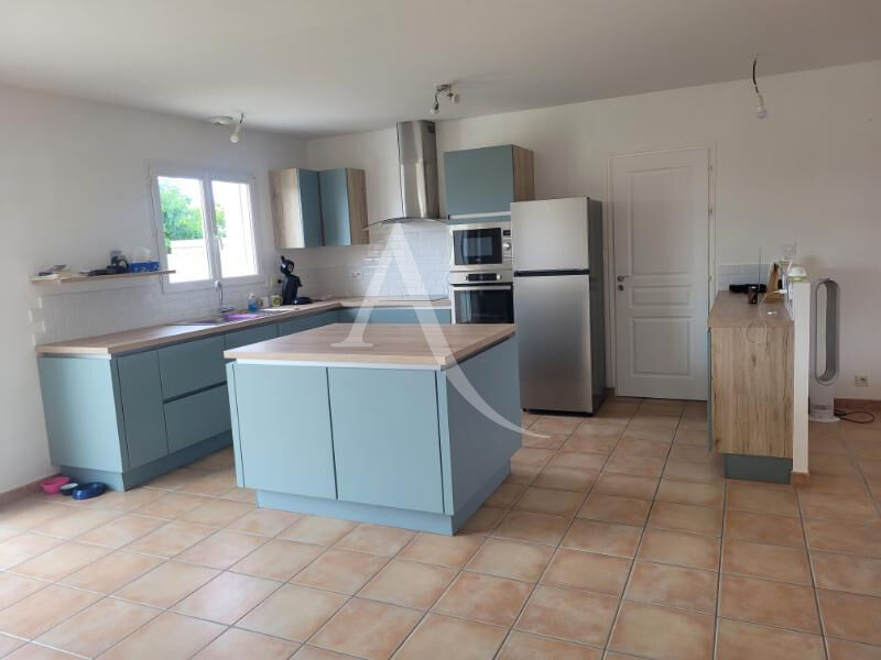 MAISON A LOUER A L ANNEE  L ILE D OLONNE    93 m2