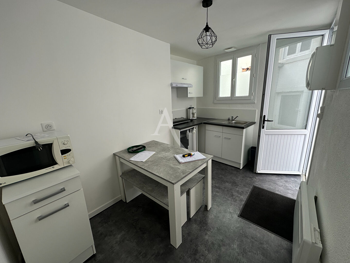 Photo Immeuble, 12 Logements, centre ville Les SABLES. image 6/6