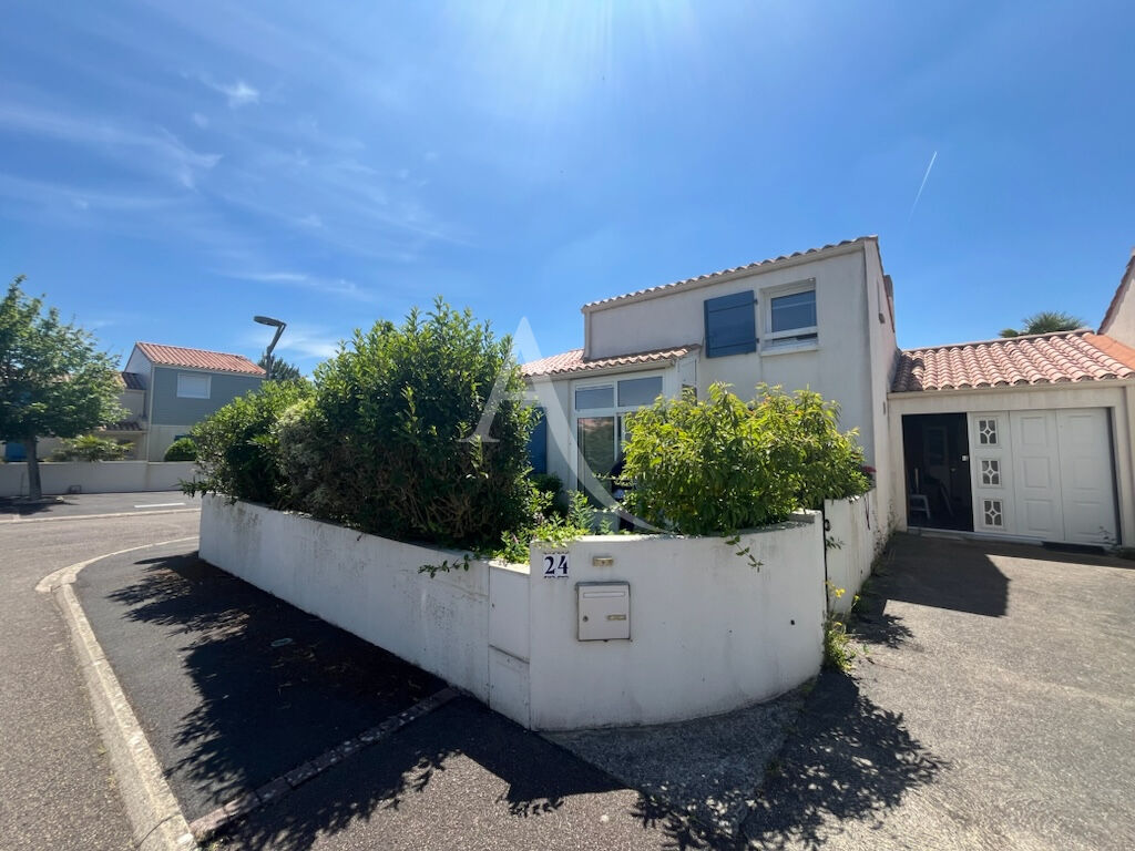 MAISON 3 CHAMBRES  A LOUER A L ANNEE