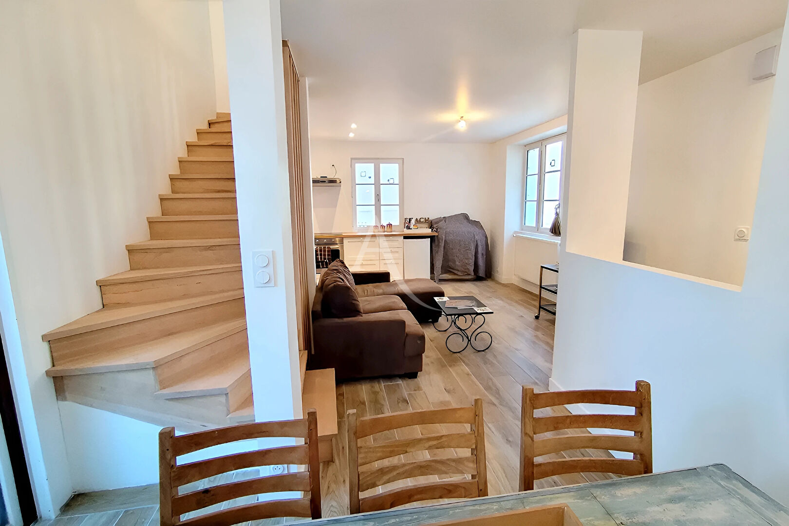 Maison de caractère (4 pièces), entièrement rénovée, quartier prisé du passage