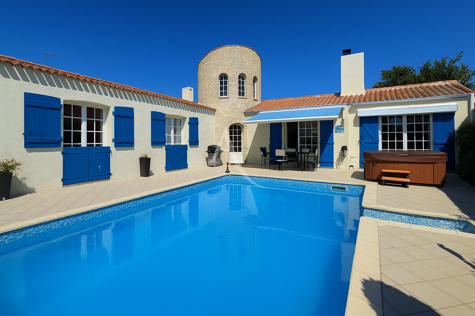 Photo Propriété de charme avec dépendance et piscine_ LA CHAUME image 1/6