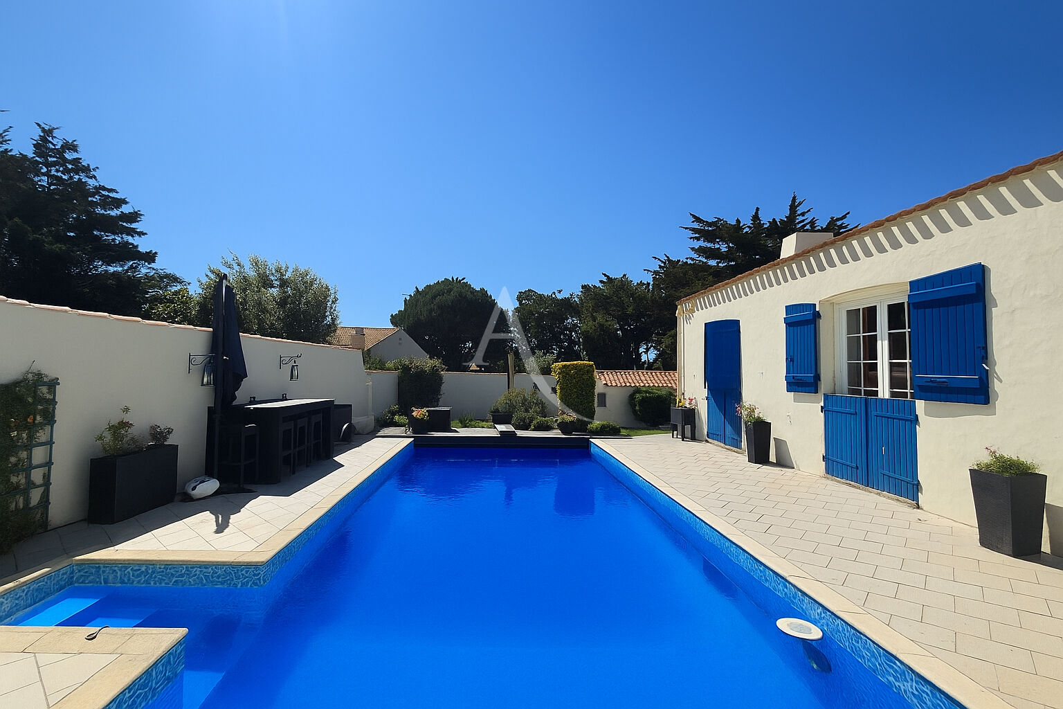 Photo Propriété de charme avec dépendance et piscine_ LA CHAUME image 2/6