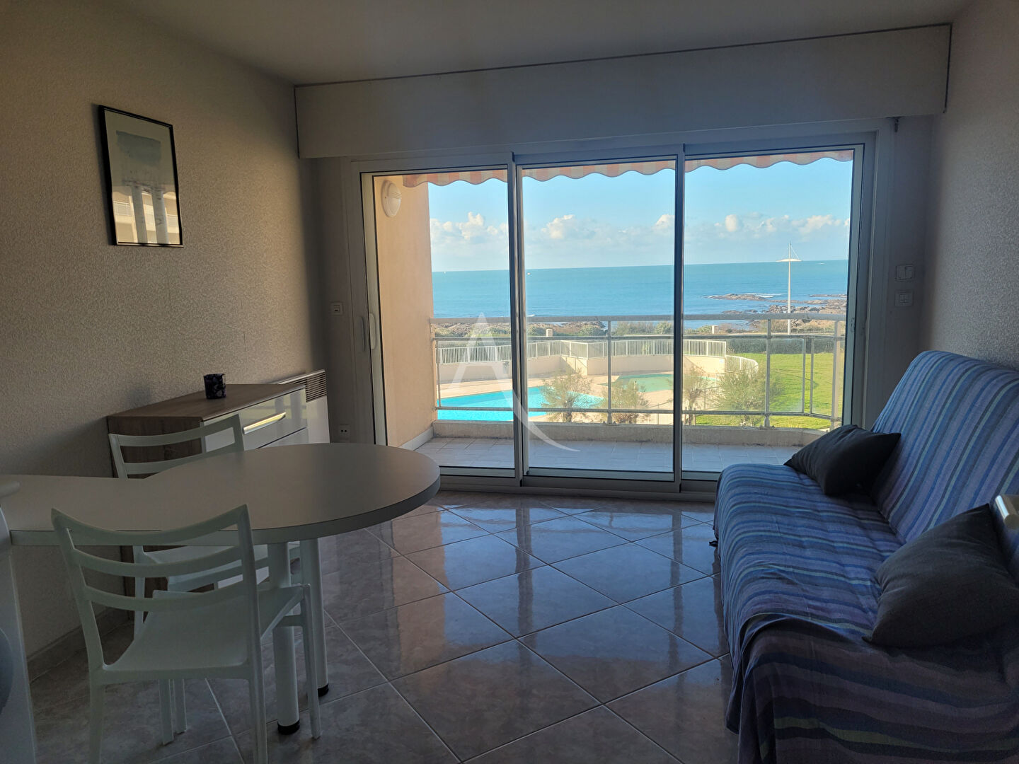 Appartement  1 pièce(s) 24.31 m2 A LOUER A L ANNEE EN VIDE