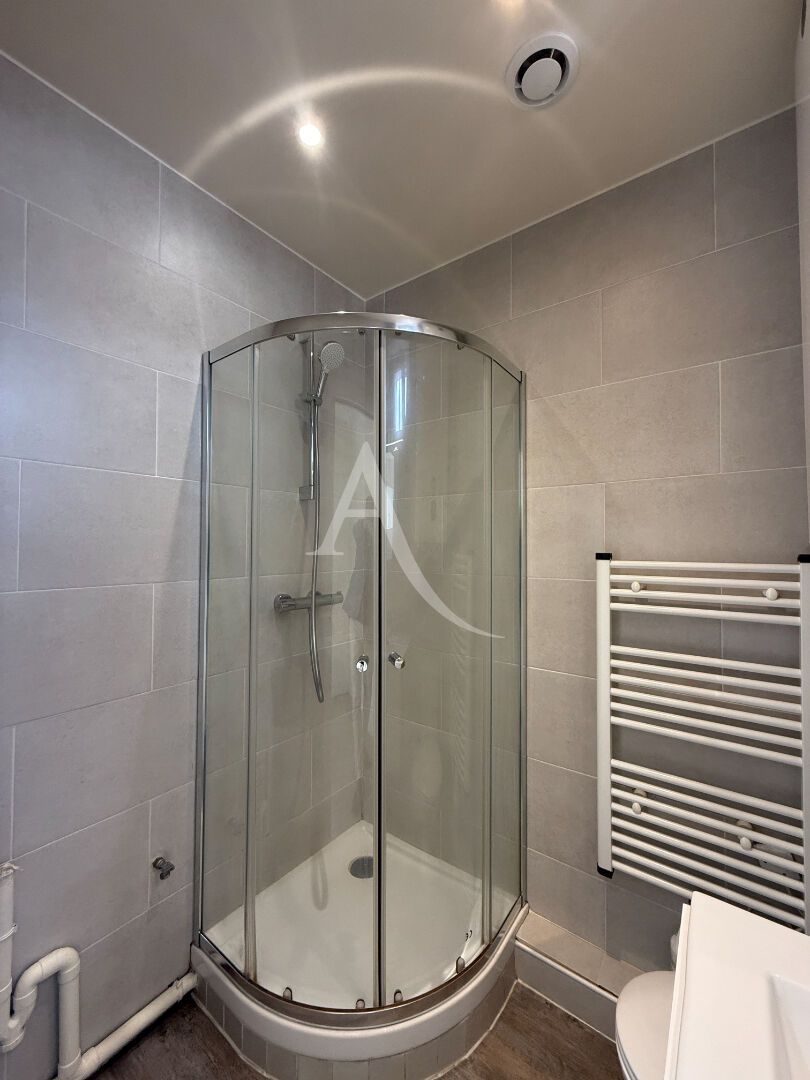 Photo Studio ASNIERES_13 min gare SNCF _ 4ème étage sur 4 _ 22 m2 image 3/6