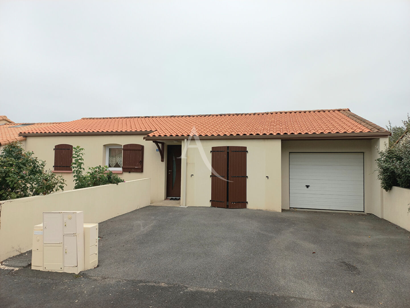Agence immobilière de 
 L'Adresse  bichon immobilier - L'ADRESSE ST PHILBERT DE GRAND LIEU 
