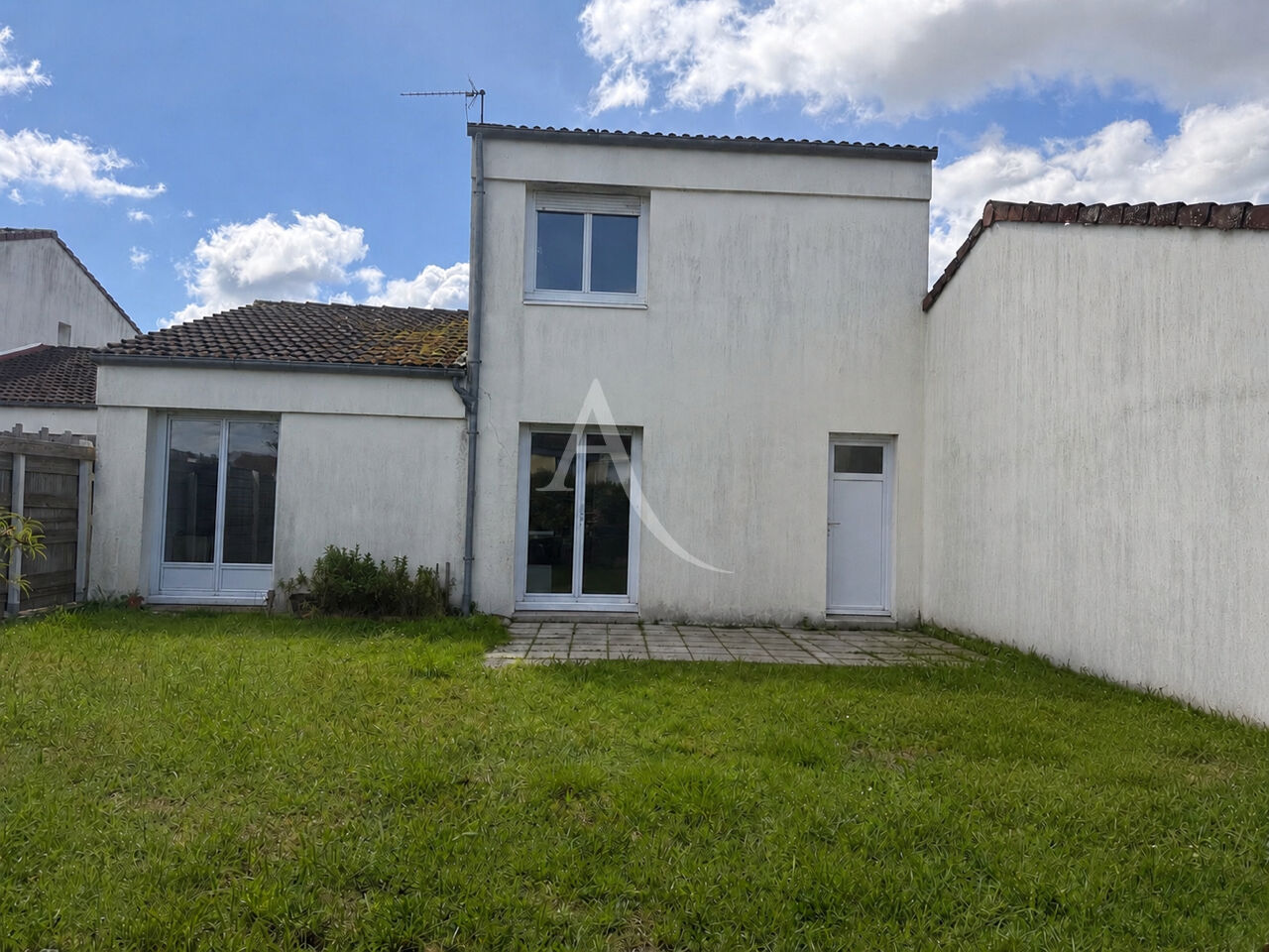 Agence immobilière de 
 L'Adresse  bichon immobilier - L'ADRESSE ST PHILBERT DE GRAND LIEU 
