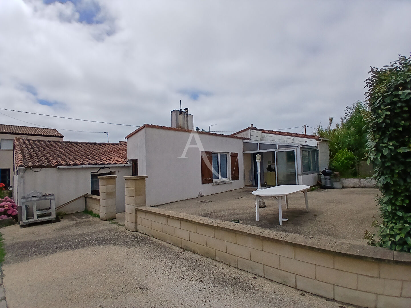 Agence immobilière de 
 L'Adresse  bichon immobilier - L'ADRESSE ST PHILBERT DE GRAND LIEU 
