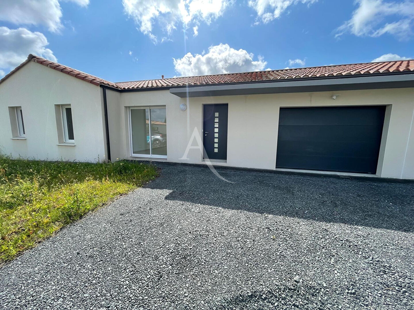 Agence immobilière de 
 L'Adresse  bichon immobilier - L'ADRESSE ST PHILBERT DE GRAND LIEU 
