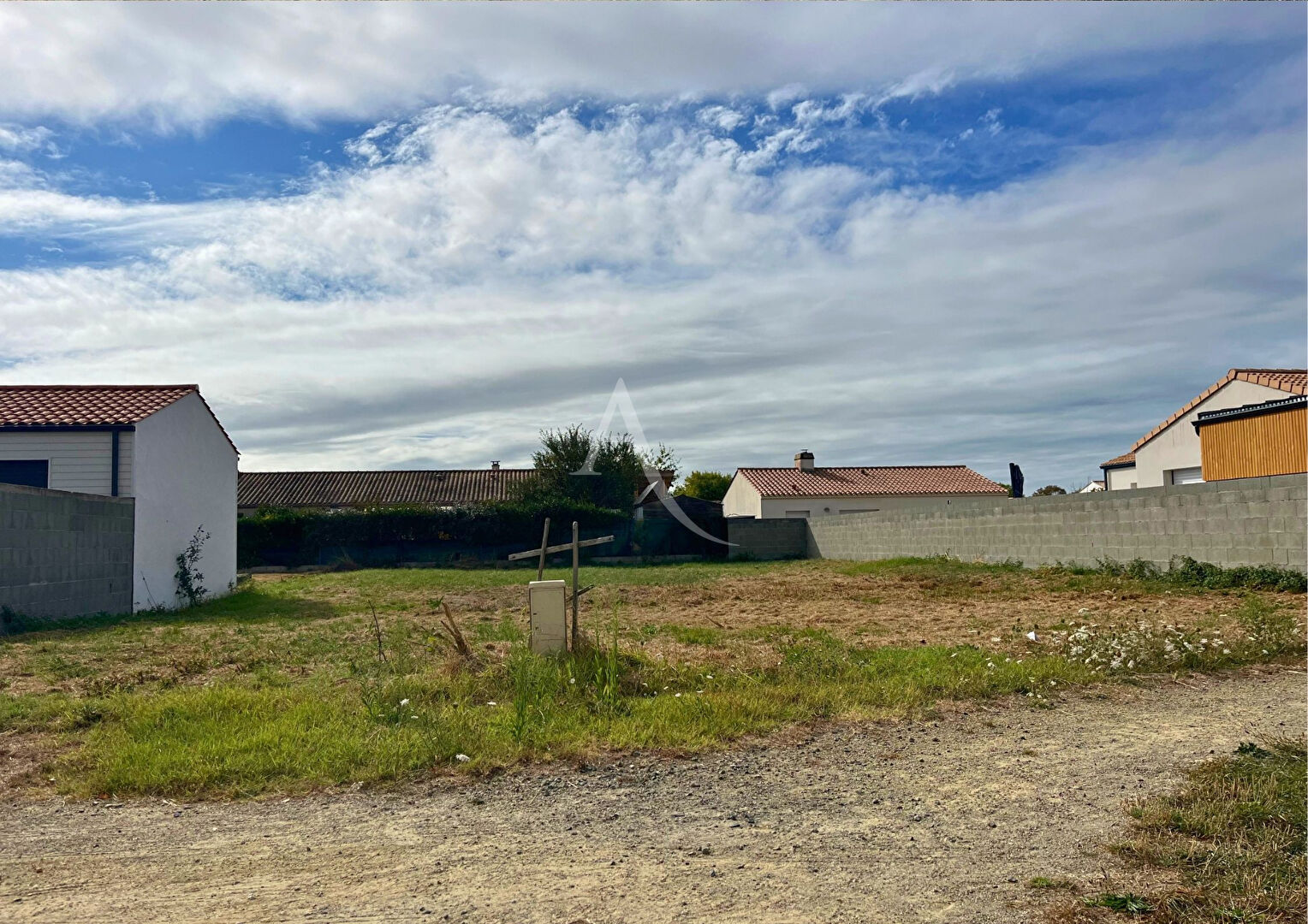 Photo Terrain Saint Urbain 586 m2 image 3/3