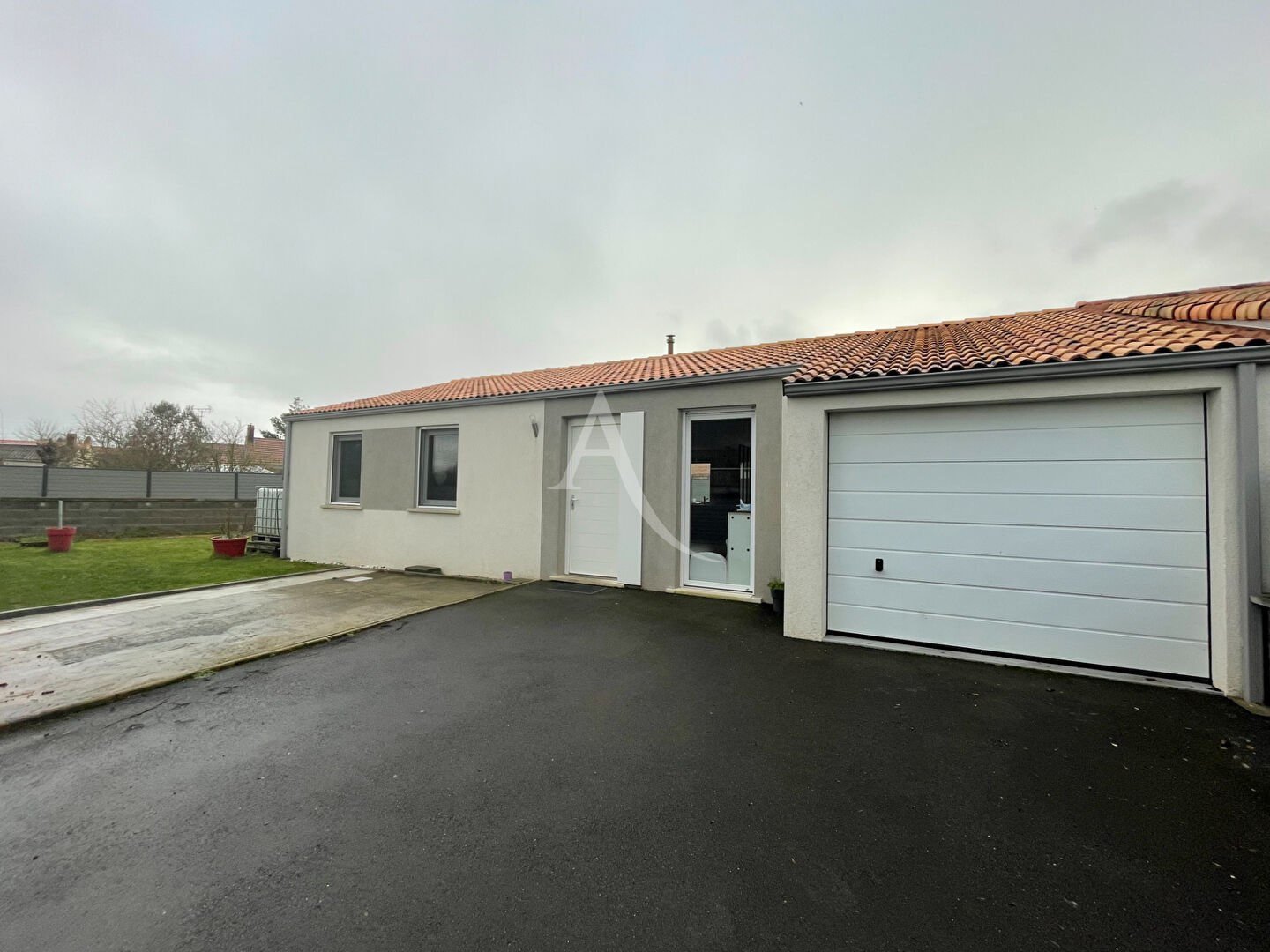 Agence immobilière de 
 L'Adresse  bichon immobilier - L'ADRESSE ST PHILBERT DE GRAND LIEU 
