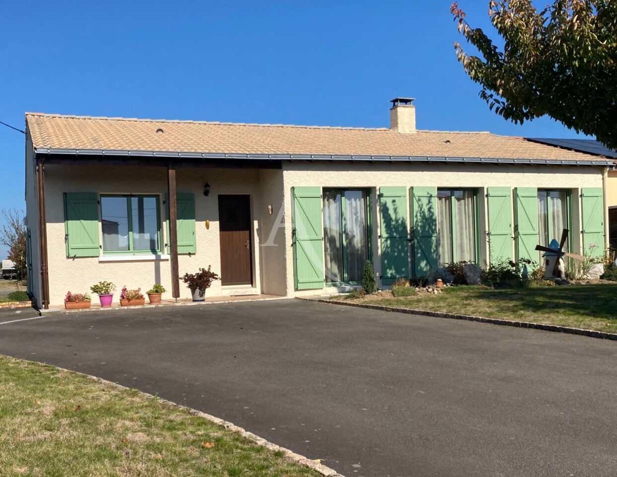 Agence immobilière de 
 L'Adresse  bichon immobilier - L'ADRESSE ST PHILBERT DE GRAND LIEU 
