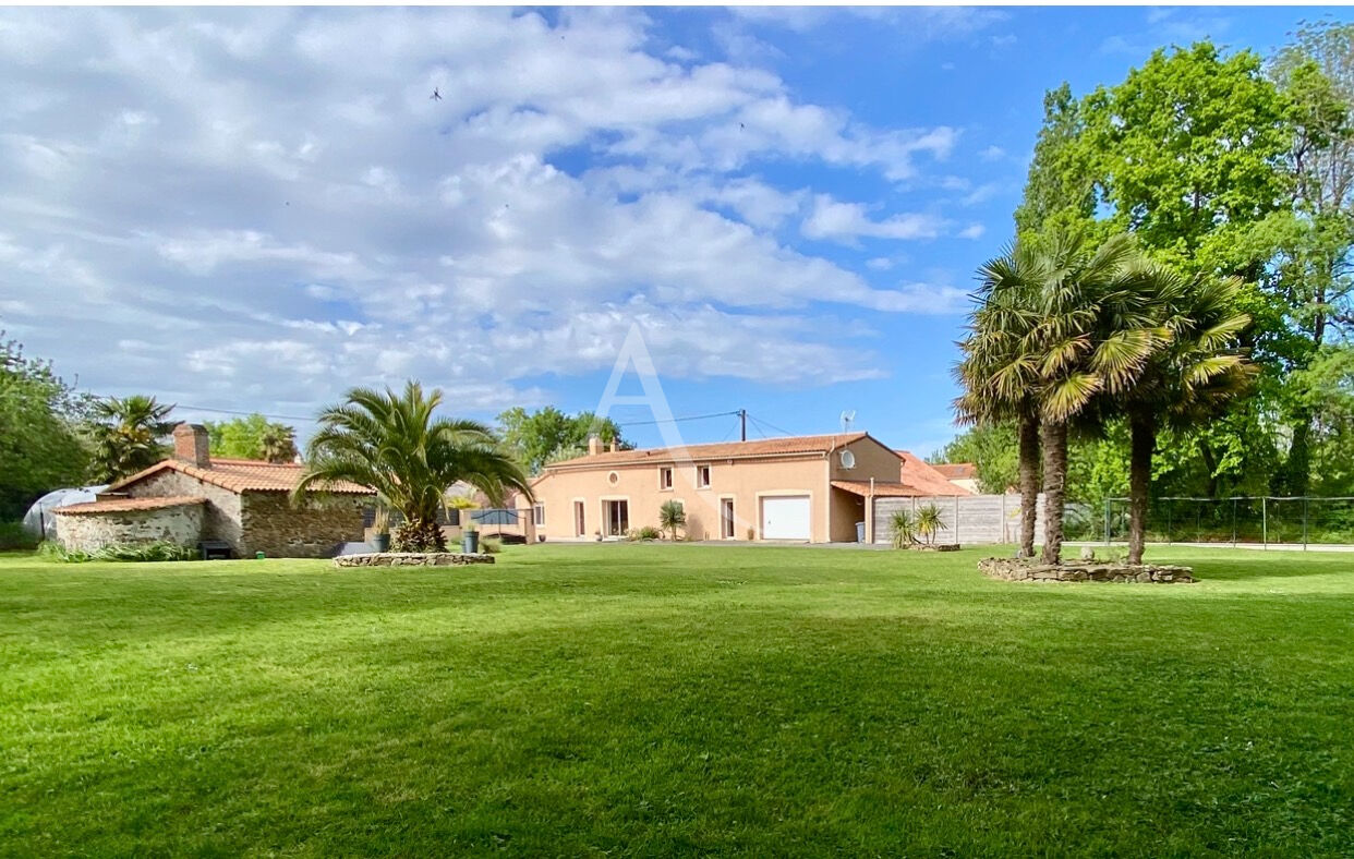 Agence immobilière de 
 L'Adresse  bichon immobilier - L'ADRESSE ST PHILBERT DE GRAND LIEU 
