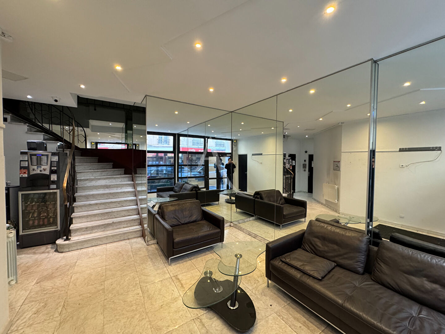 Photo Bureaux de 415 m2 à louer à Paris 10ème image 2/6