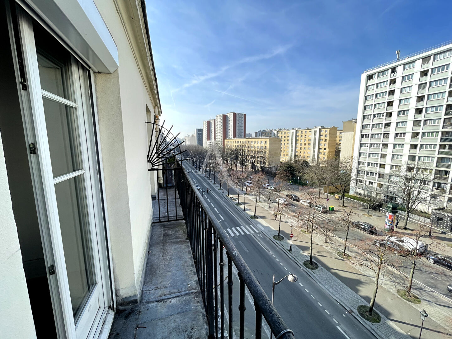 2 pièces en DERNIER ETAGE avec BALCON FILANT