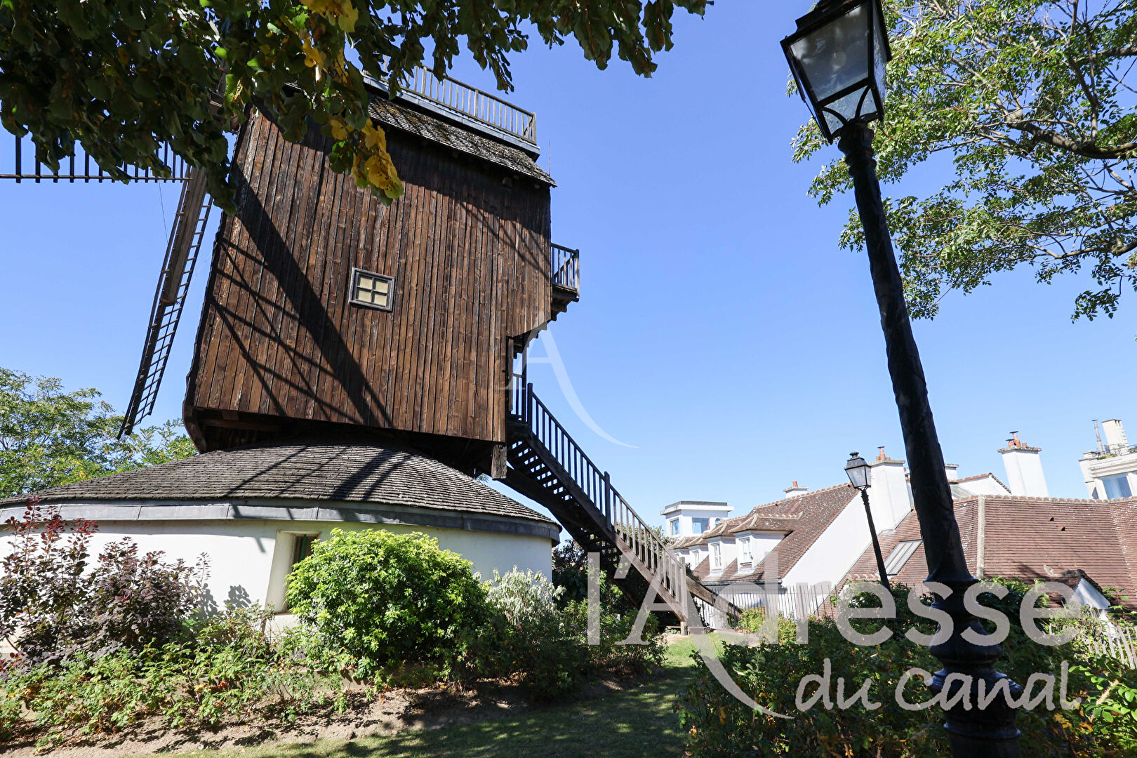 Un bien d'exception au Moulin de la Galette - Rare !