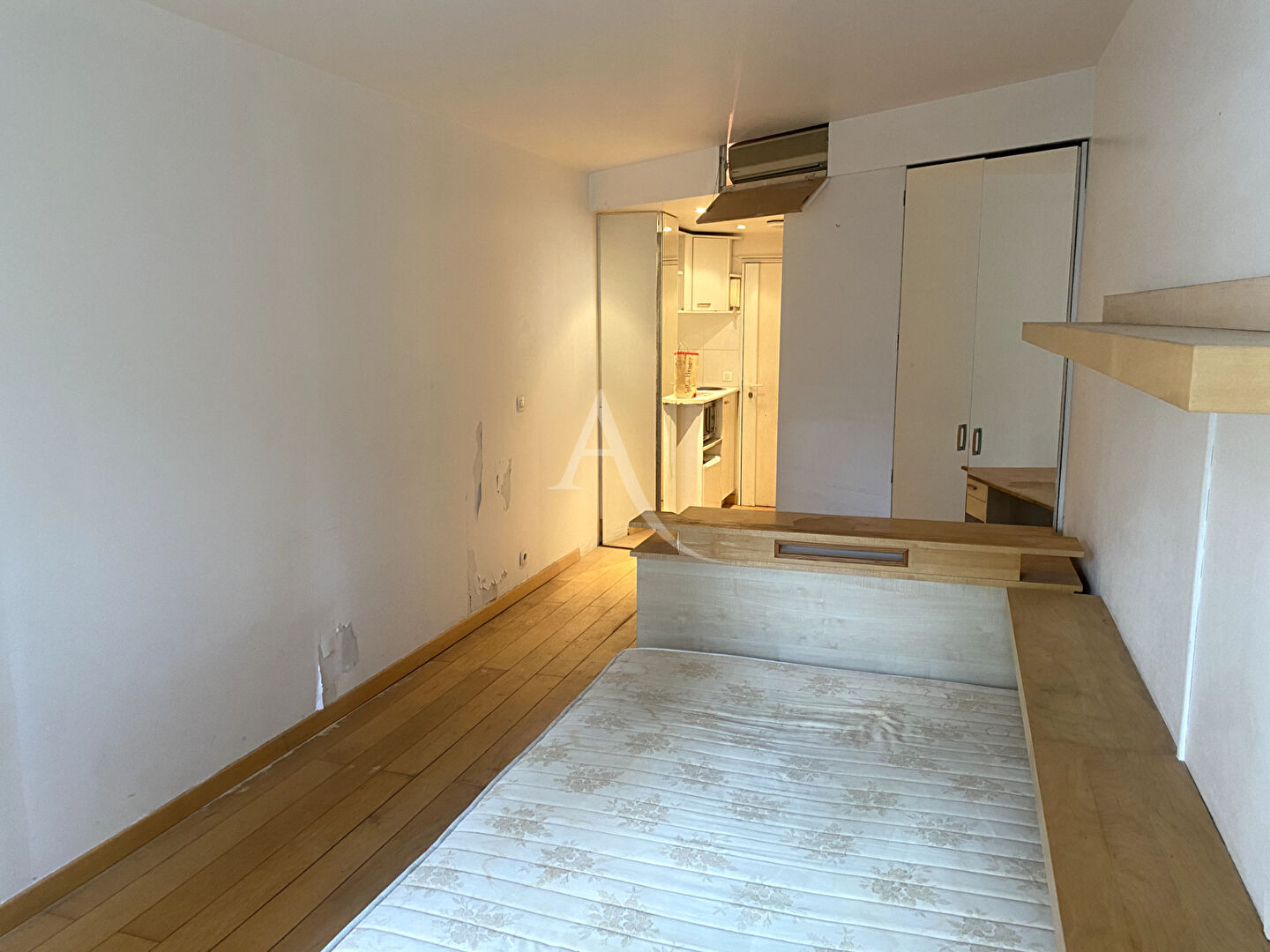 Photo Studio lumineux de 23m2 au calme, à deux pas du Canal image 3/6